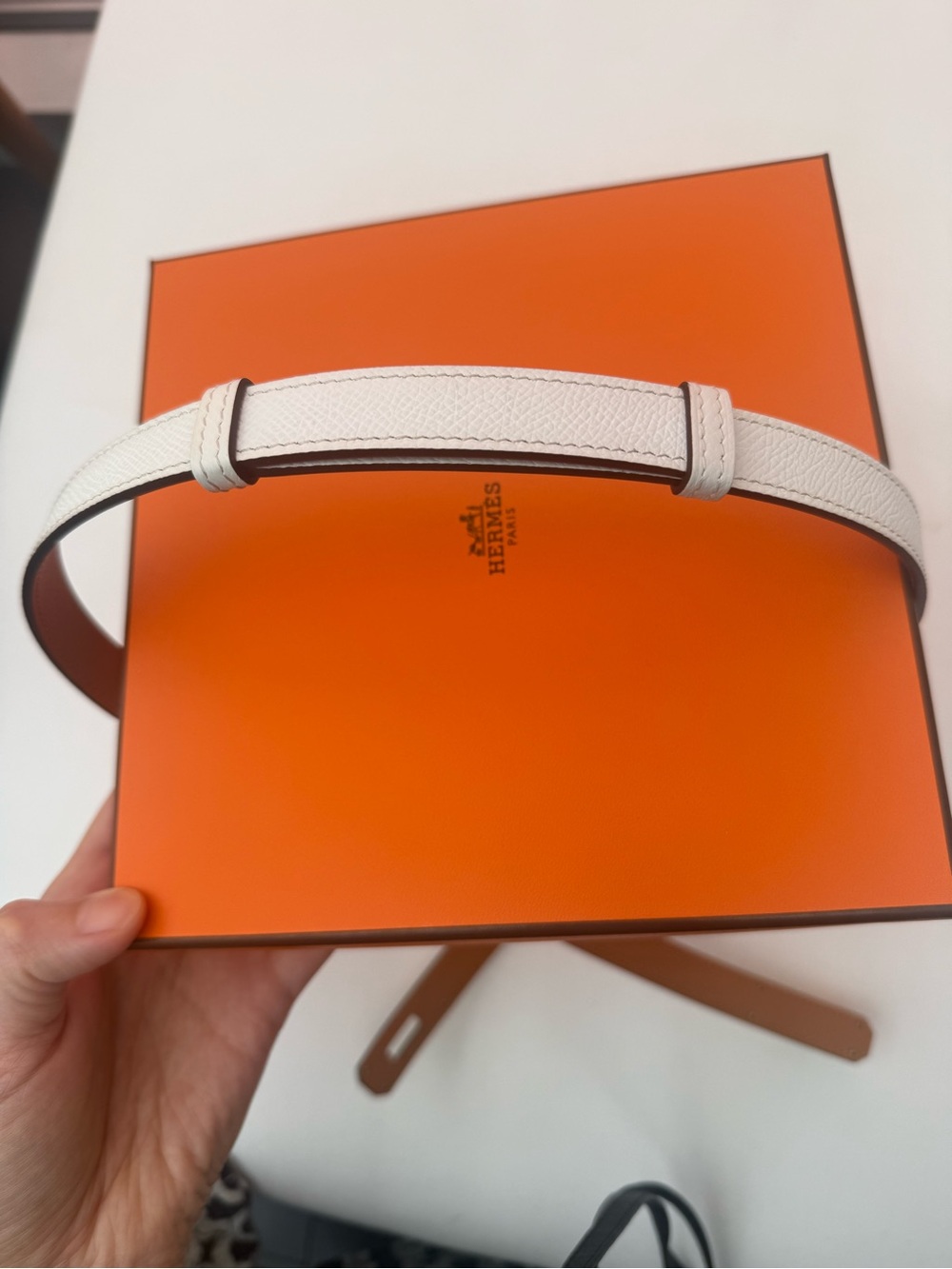 Hermès Kelly Belt White Leather Gold Hardware with Box - Picture 3 of 5